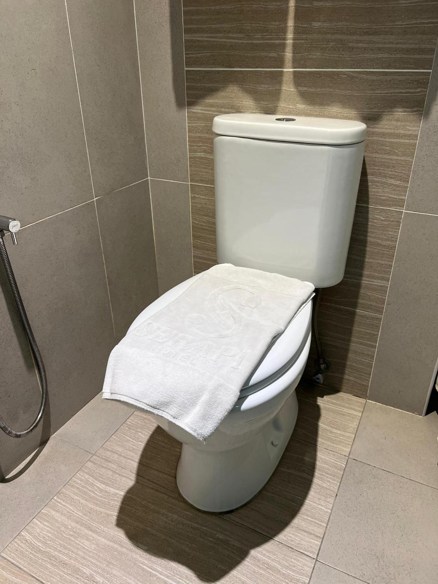 Serapi Verdure Hotel Кучинг Экстерьер фото
